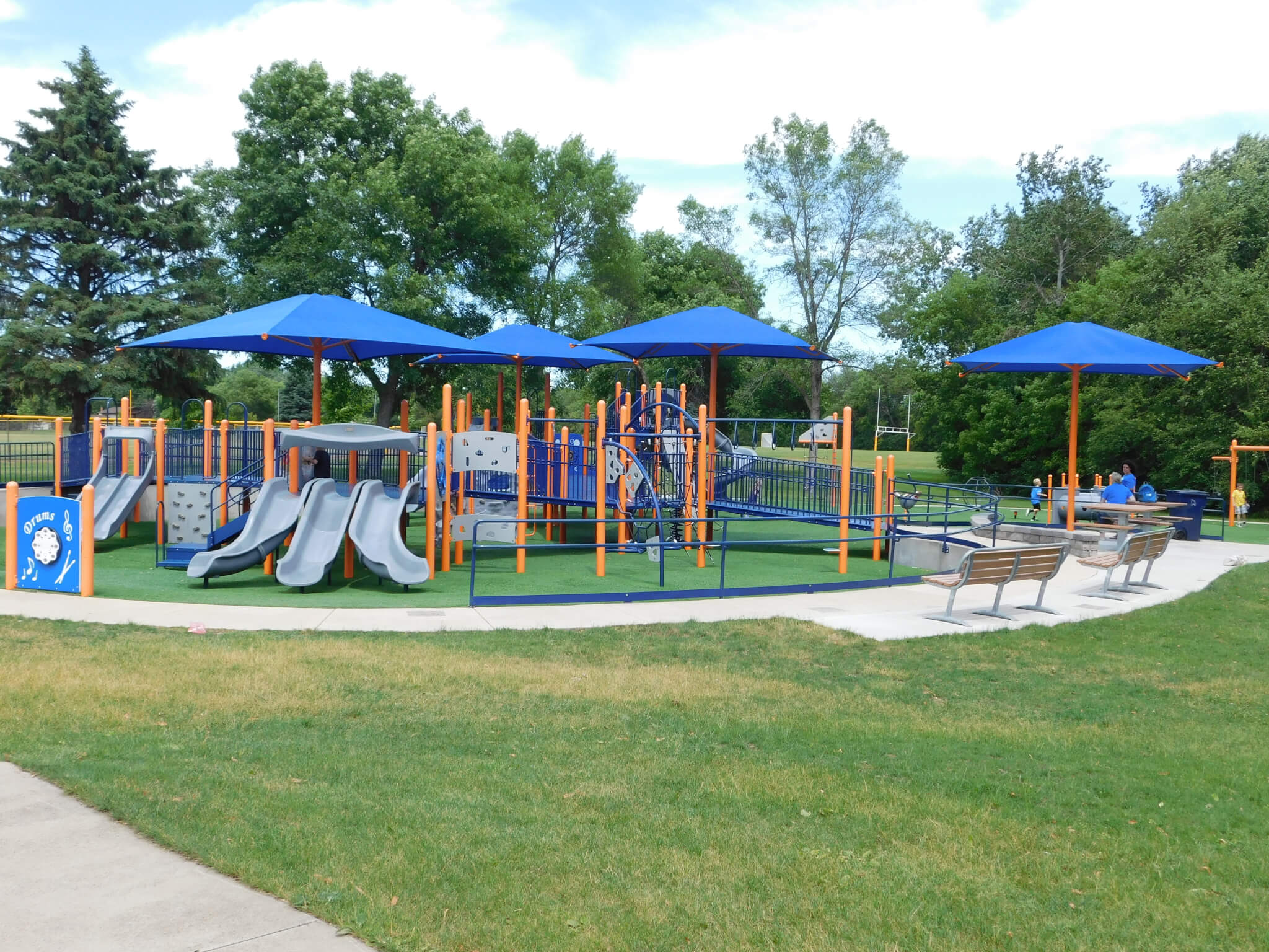 Park Amenities - Brooklyn Park